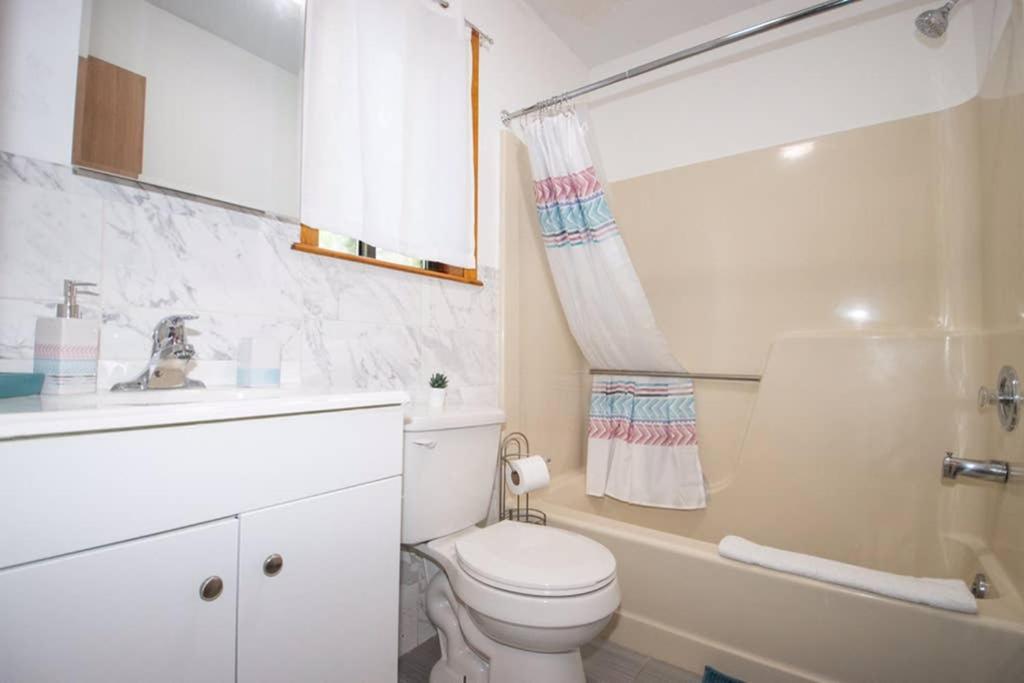 Entire 3 Bedroom Adventure Chalet, Near The Best Of The Poconos East Stroudsburg Exterior foto